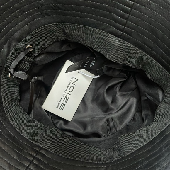 NOIZE vegan leather bucket cap - Picture 3 of 5